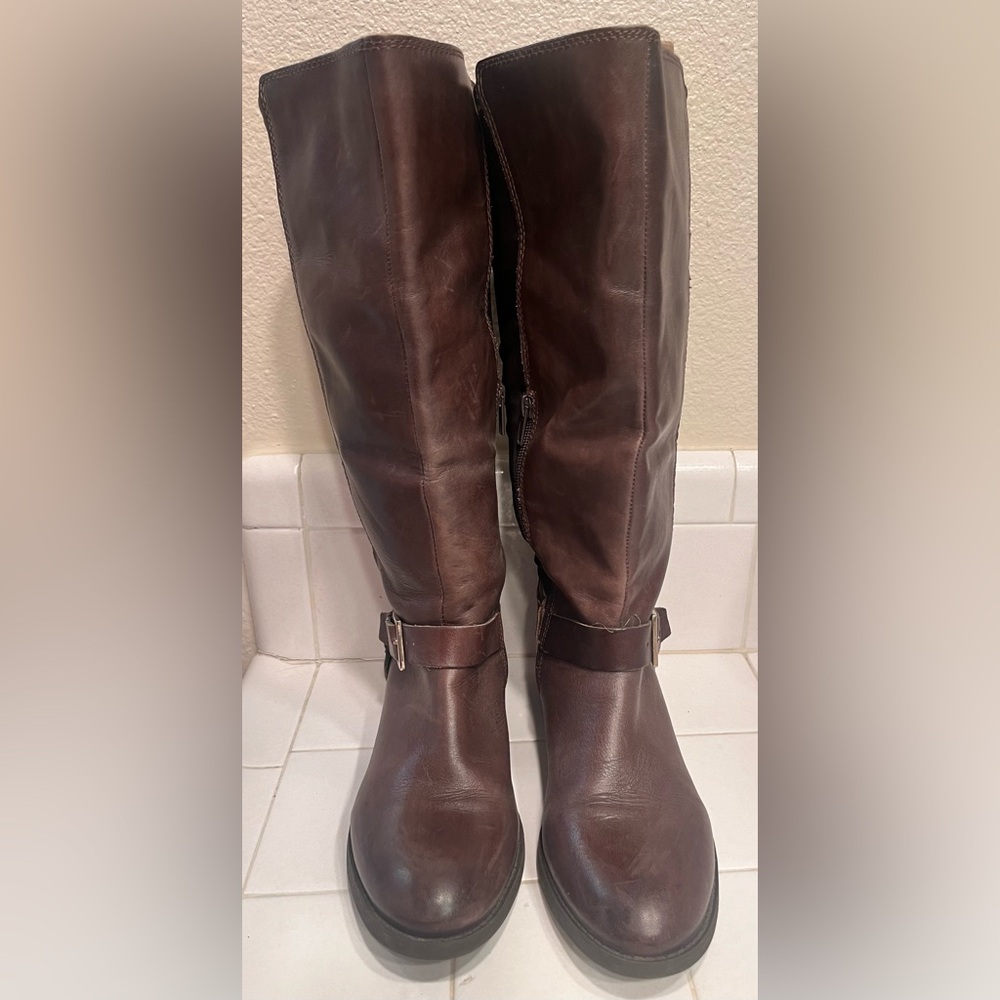 Arturo Chiang Brown Leather Knee-High Riding Style Boots w/ Buckle Details Sz 8